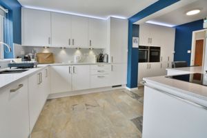 Kitchen/breakfast room- click for photo gallery